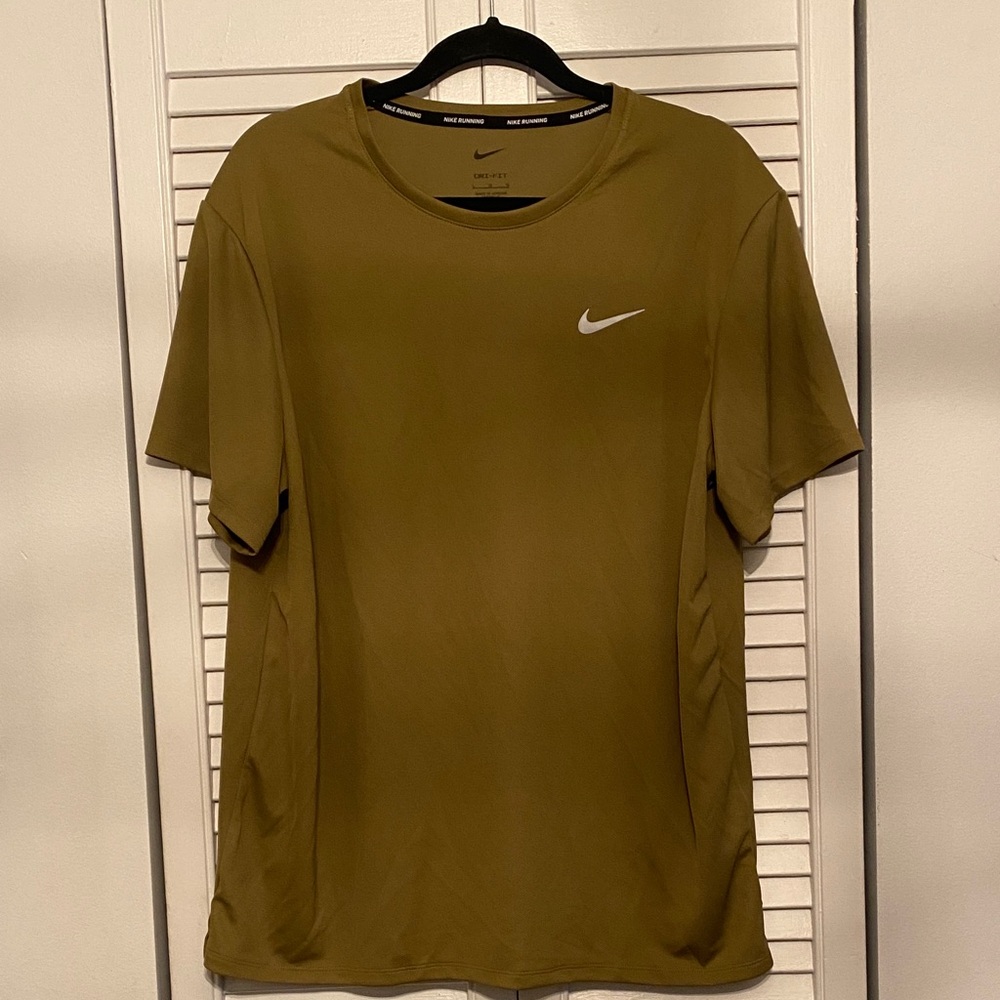 Nike Men's Olive Short Sleeve Tee
